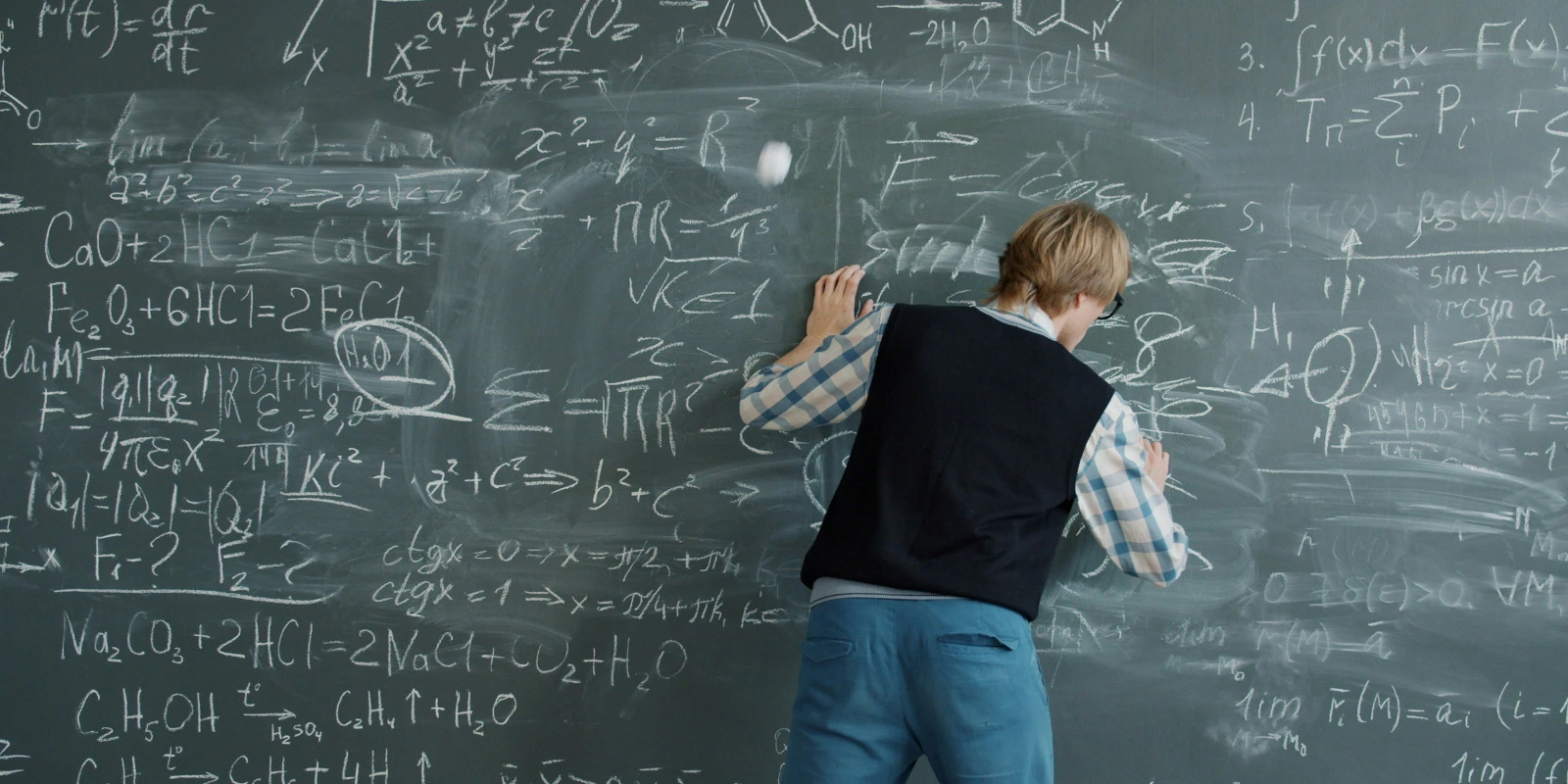 Quels Salaires Après un BUT QLIO (Qualité Logistique Industrielle et Organisation) ?